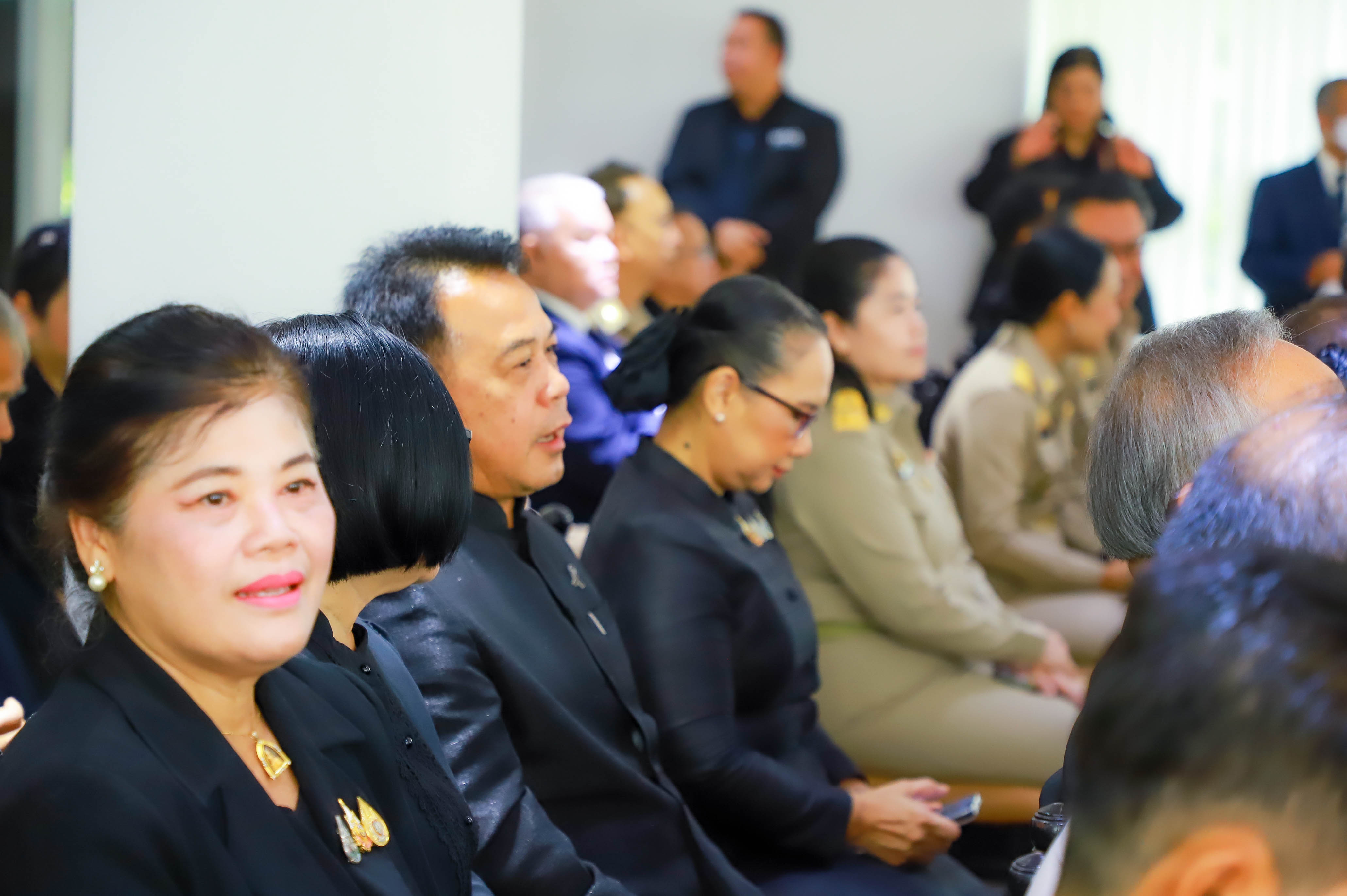 title - ส.ป.ก. เข้าร่วมพิธีเจริญพระพุทธมนต์บำเพ็ญพระราชกุศล ถวายความอาลัยแด่ สมเด็จพระนางเจ้าสิริกิติ์ พระบรมราชินีนาถ พระบรมราชชนนีพันปีหลวง และสมเด็จพระเจ้าลูกเธอ เจ้าฟ้าพัชรกิติยาภา นเรนทิราเทพยวดี กรมหลวงราชสาริณีสิริพัชร มหาวัชรราชธิดา